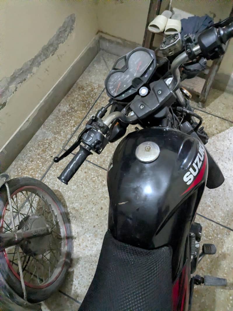 Suzuki GR 150 1
