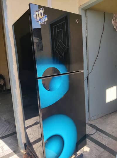 Pell fridge for sale condition 10 by 8 look like new