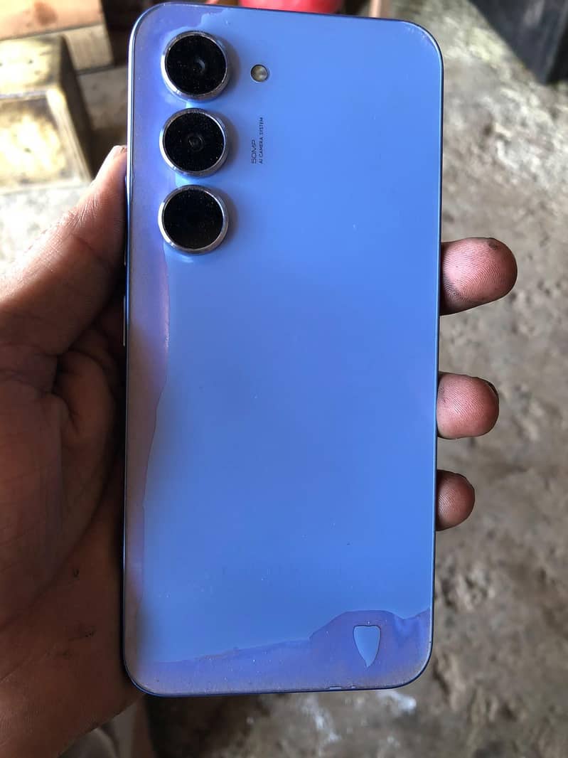 Tecno Spark 40 Pro 0