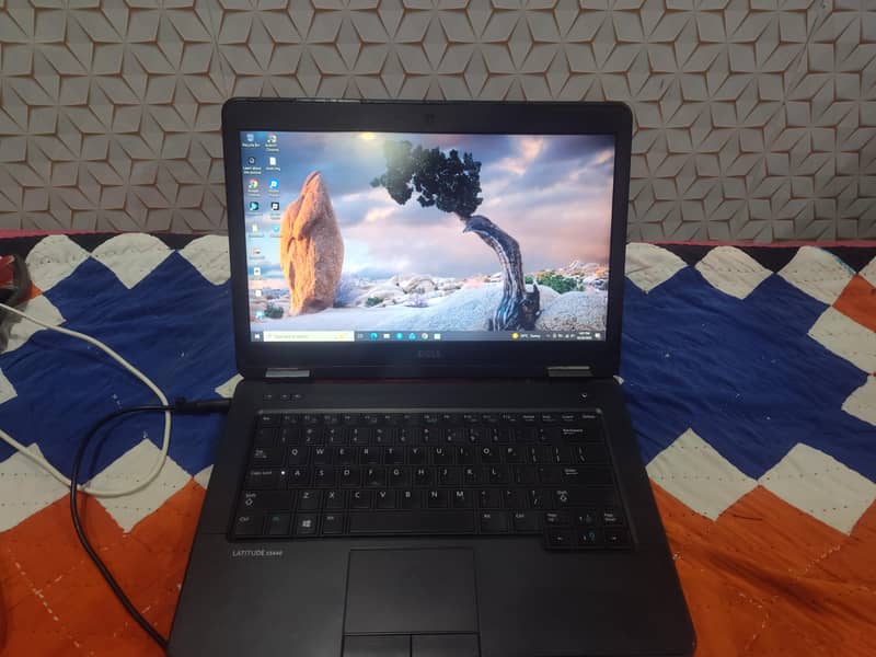 Dell Latitude E5440 0