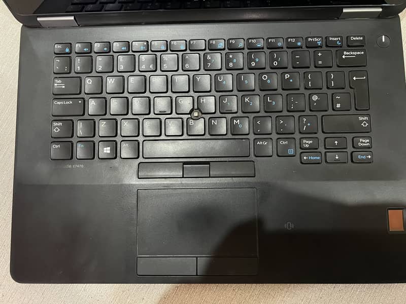 Dell Letitude E7470 Touch Screen 5