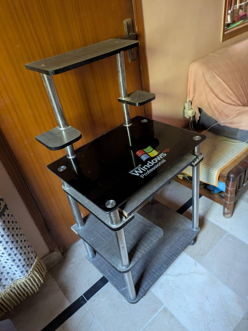 computer table and chair 1