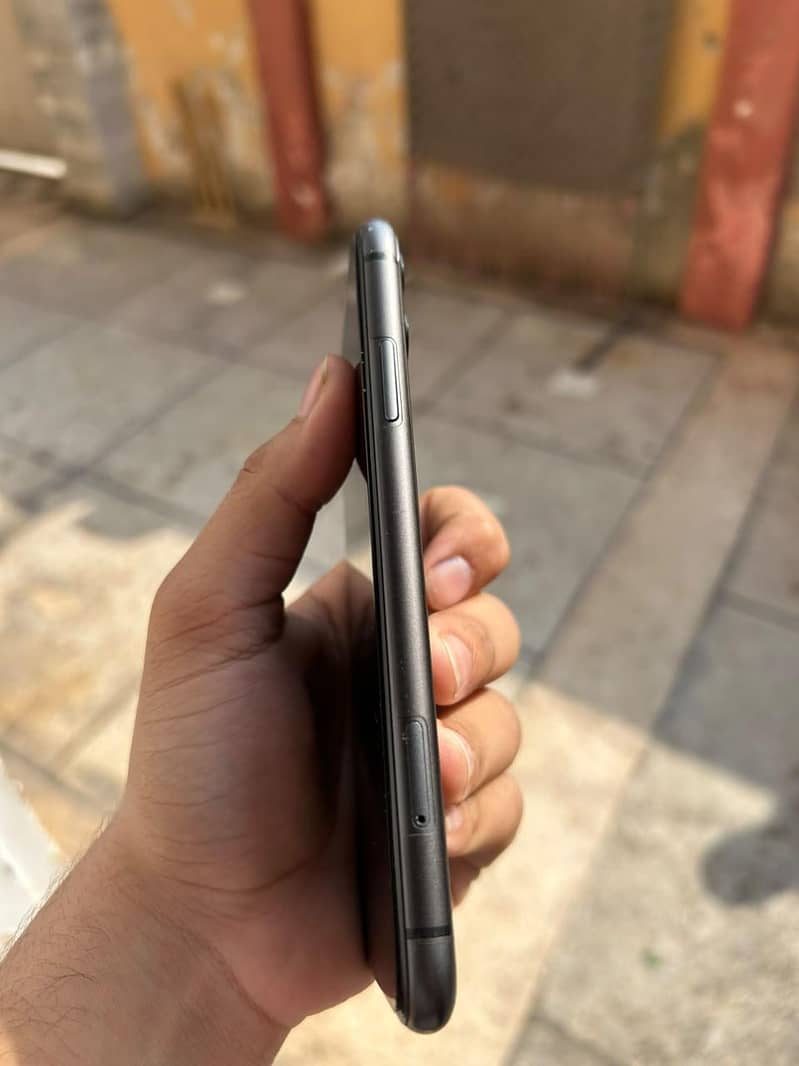 Apple iPhone 11 1