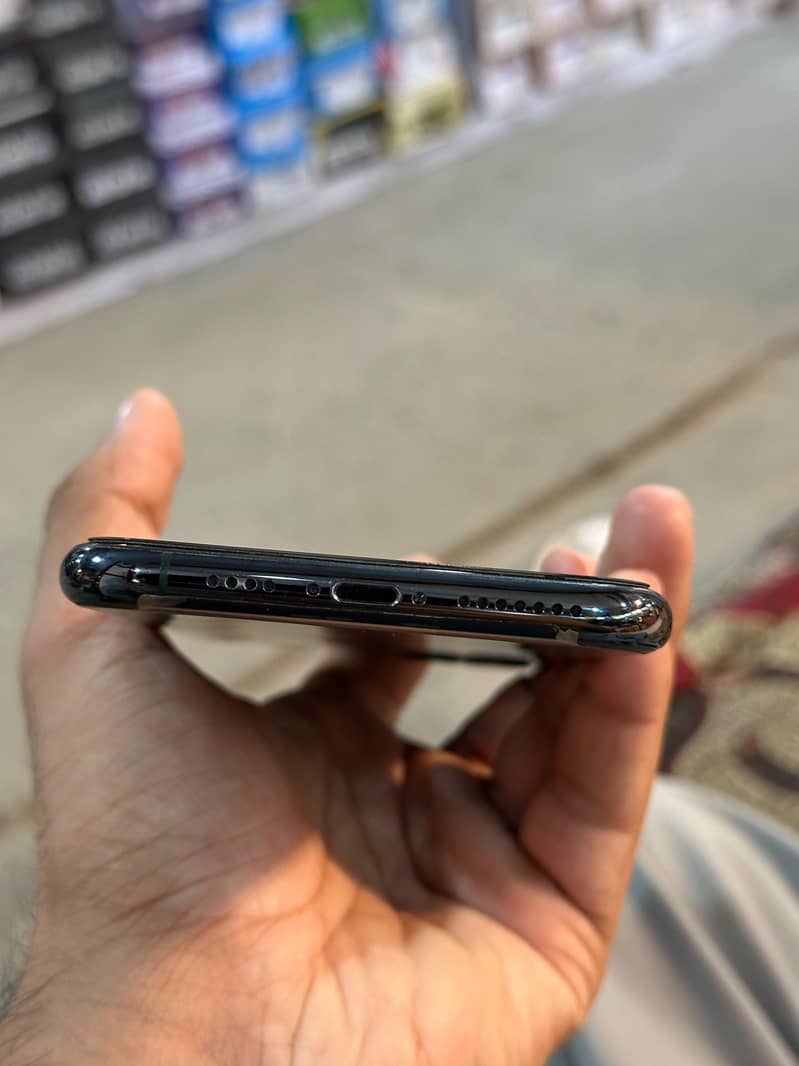 Apple iPhone 11 Pro Max 3