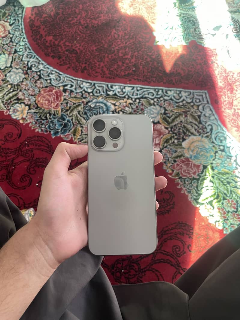 Apple iPhone 15 Pro Max 5