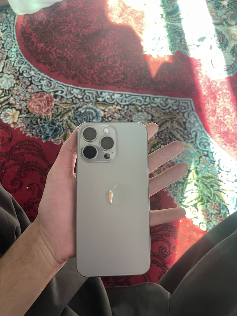 Apple iPhone 15 Pro Max 6