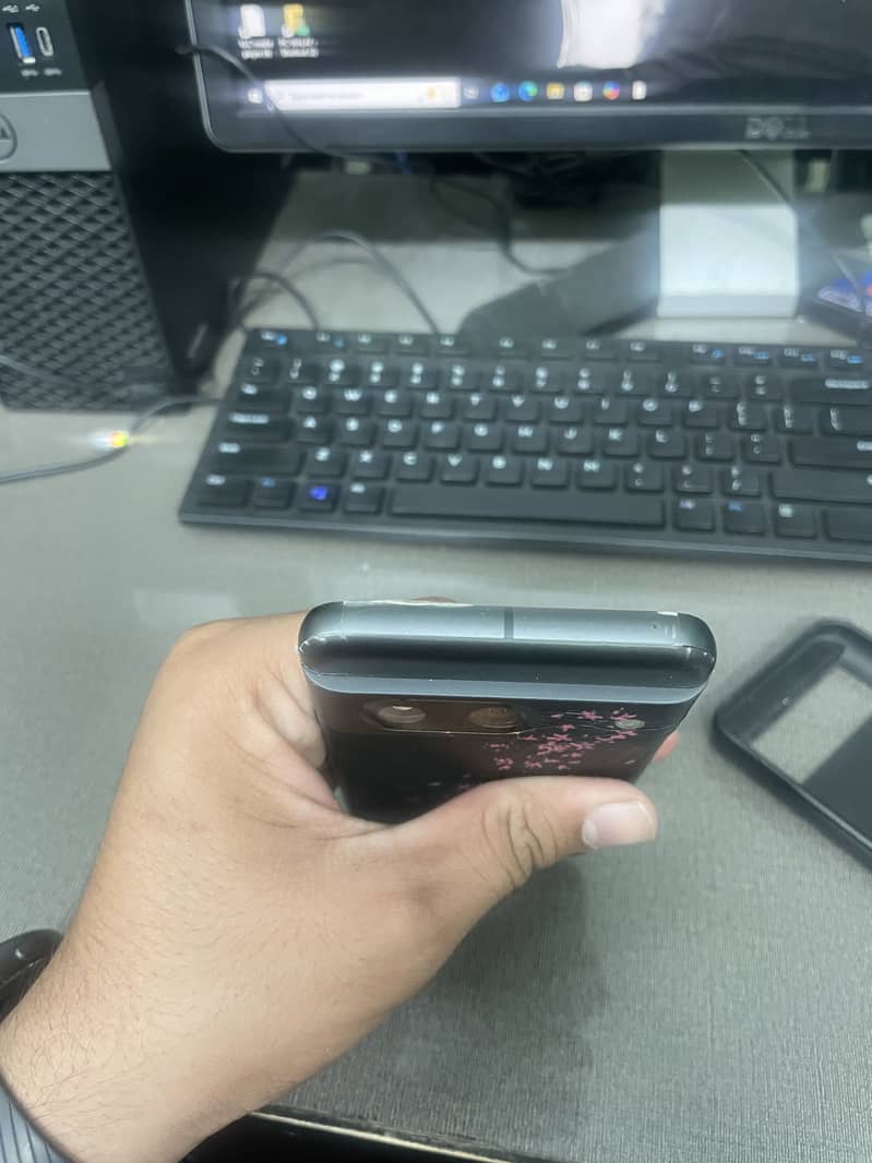Google Pixel 8 4