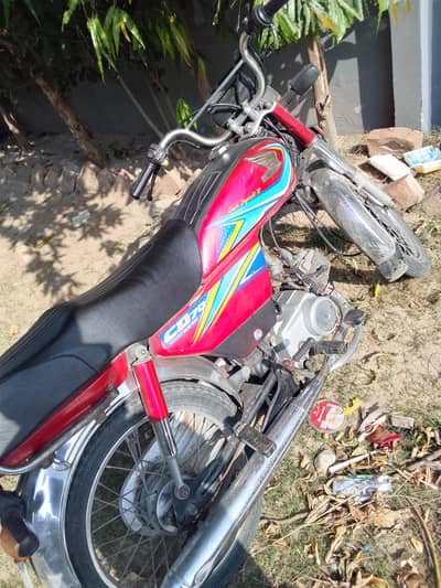 condition bahut acchi hai 2 tyre new hai . Faisalabad number hai