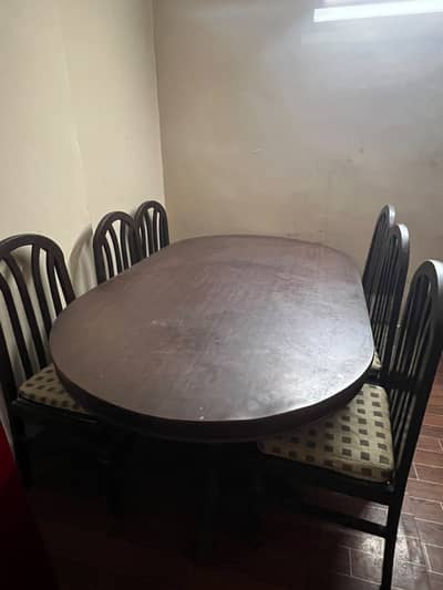 6 seater Wooden dinning table
