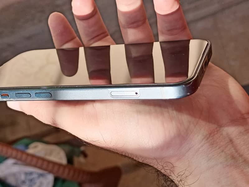 Apple iPhone 13 3