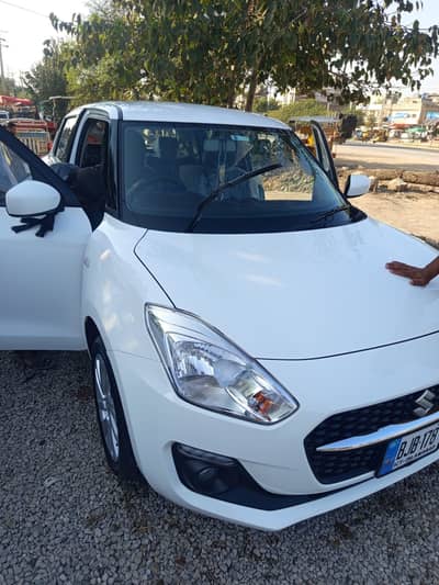 Suzuki Swift White Colour – Excellent Condition