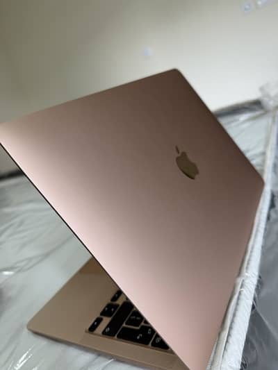 MacBook Air M1 8/256 Gold clr
