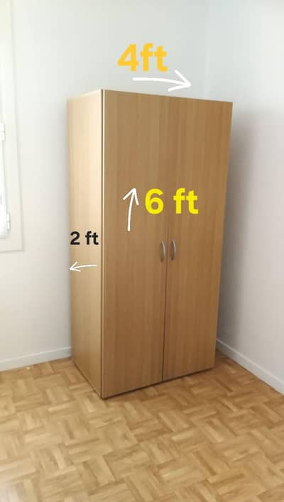 Almari new bana kr daty ha almari 6ft. 4ft 03191888989