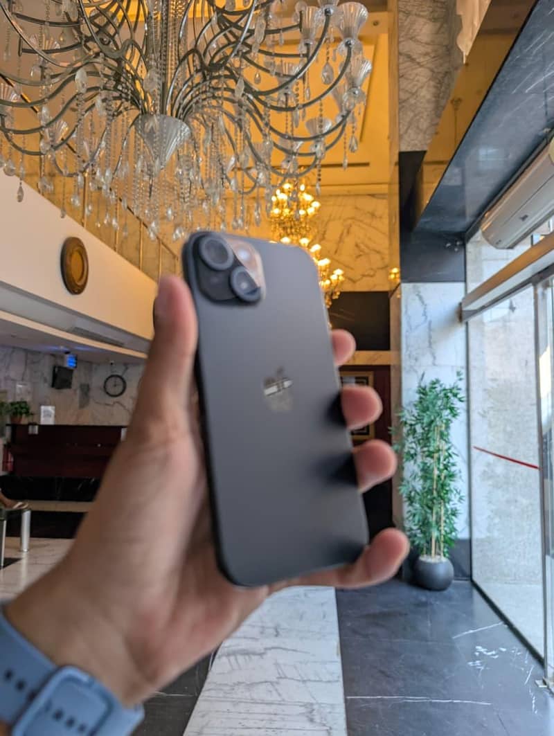 Apple iPhone 15 3