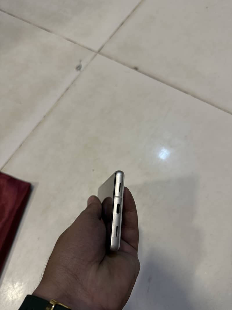 Google Pixel 7a 4