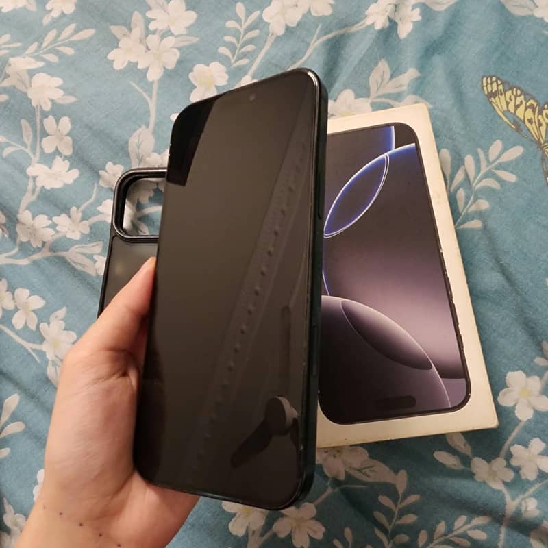 Apple iPhone 16 Pro Max 3