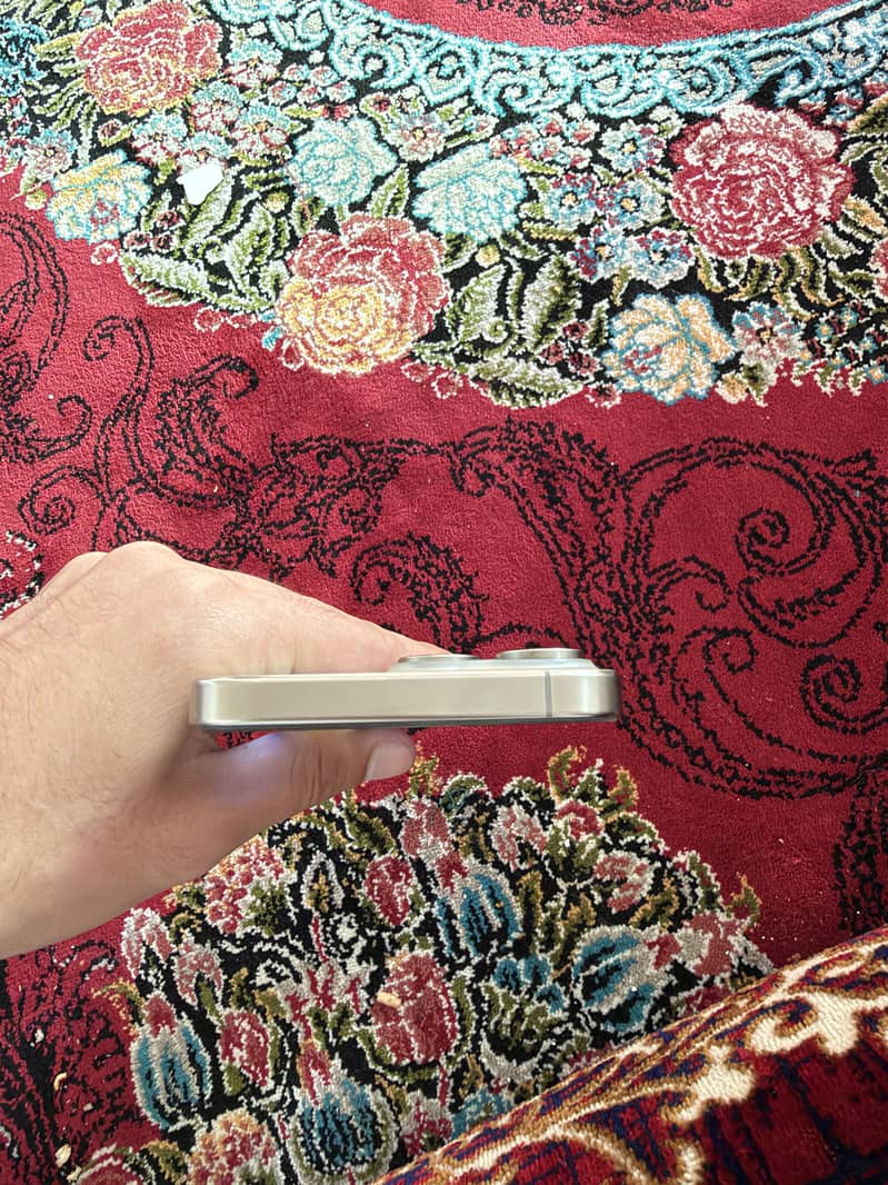 Apple iPhone 15 Pro Max 5