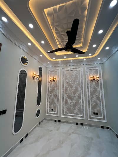 Luxurious 5 Marla House ,With Wide Car Parking Specious Rooms With Baths, Including Jackozi