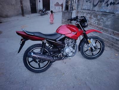 Yamaha YBR 2022