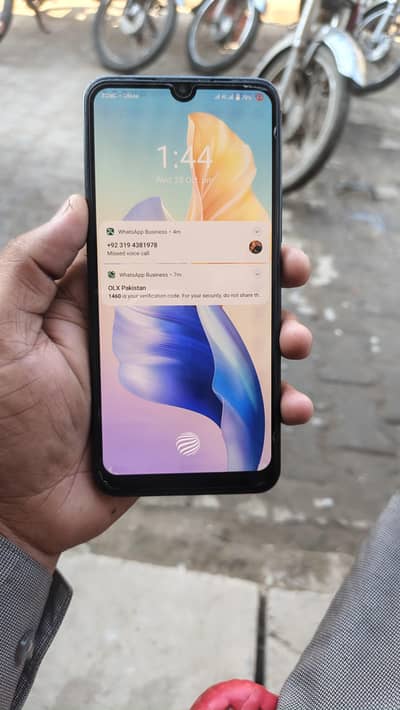 Vivo V23e 8+4gb 256gb panal change back break complete box 33k call me