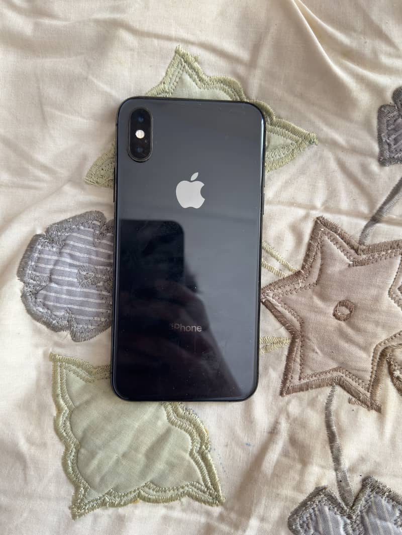 Apple iPhone XS 1