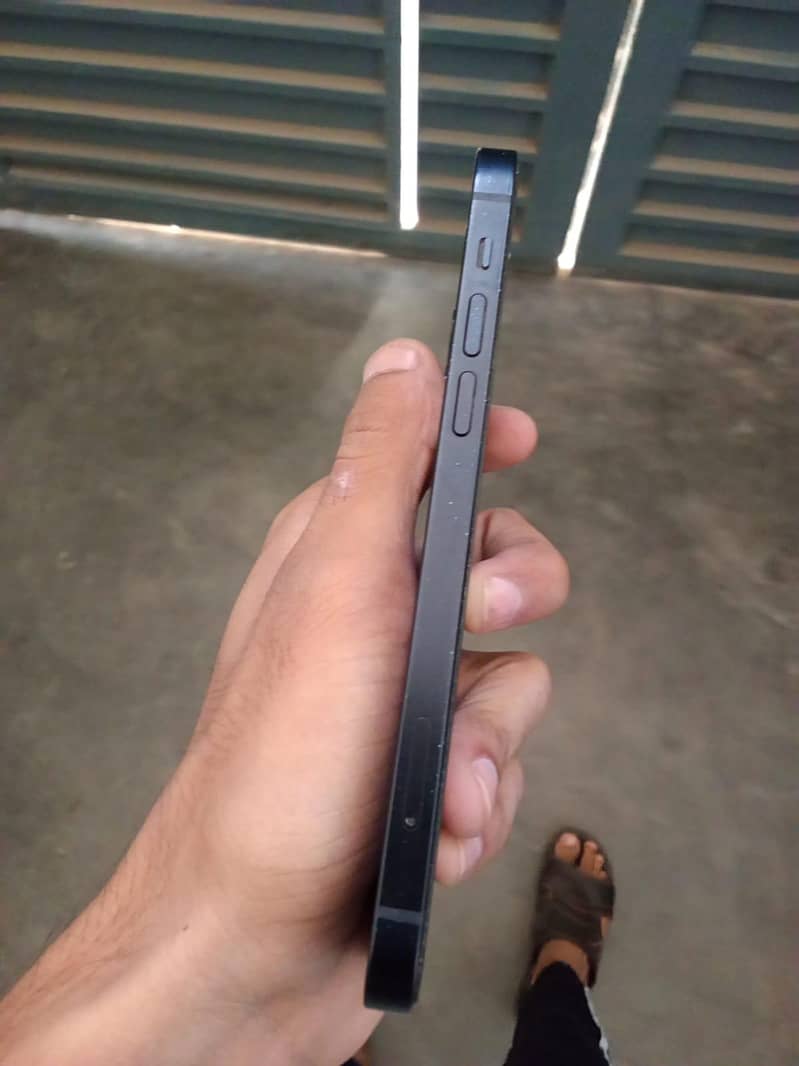 Apple iPhone 12 2