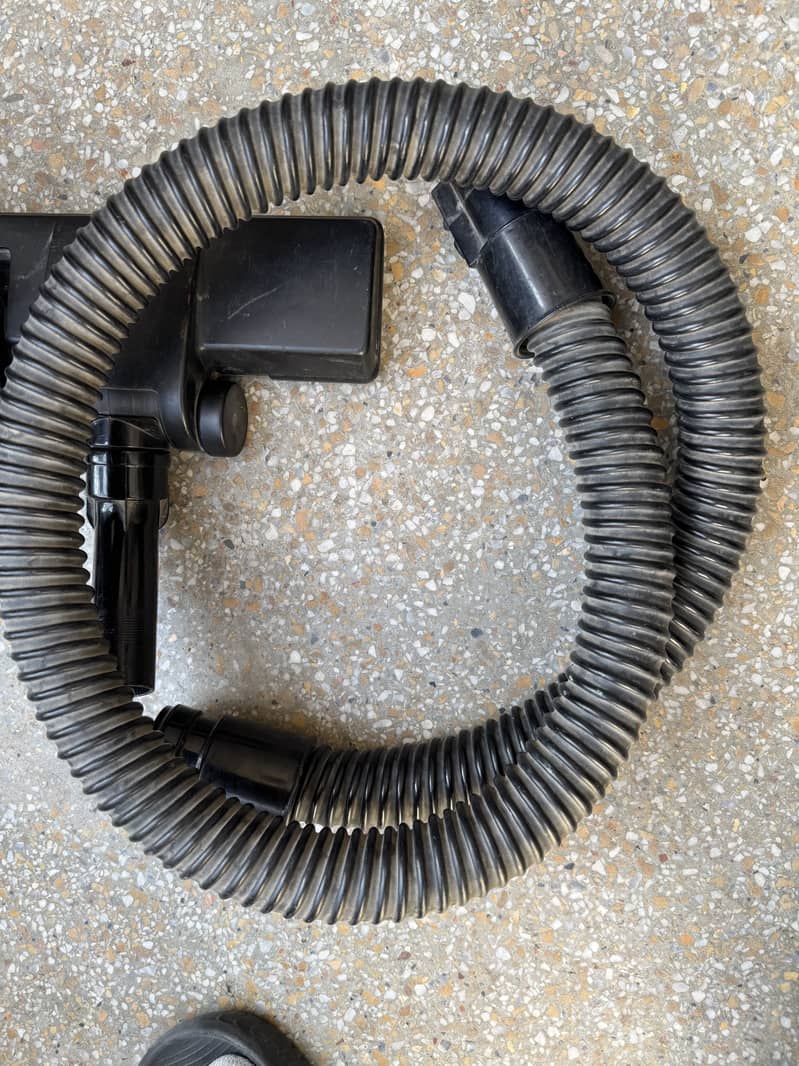 Vacuum cleaner 6