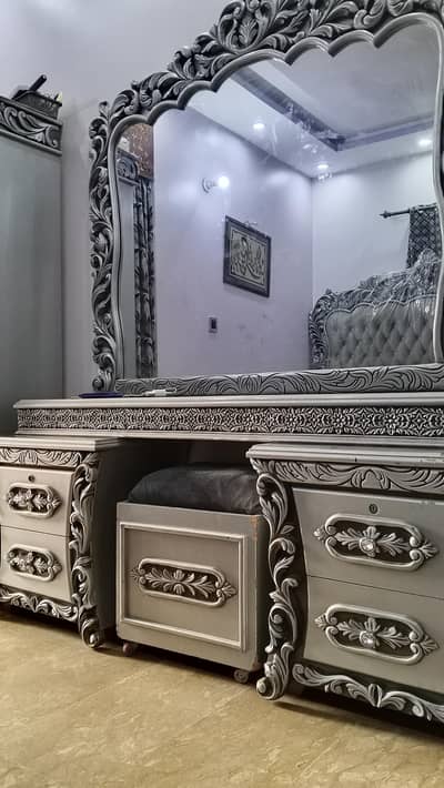 dressing table