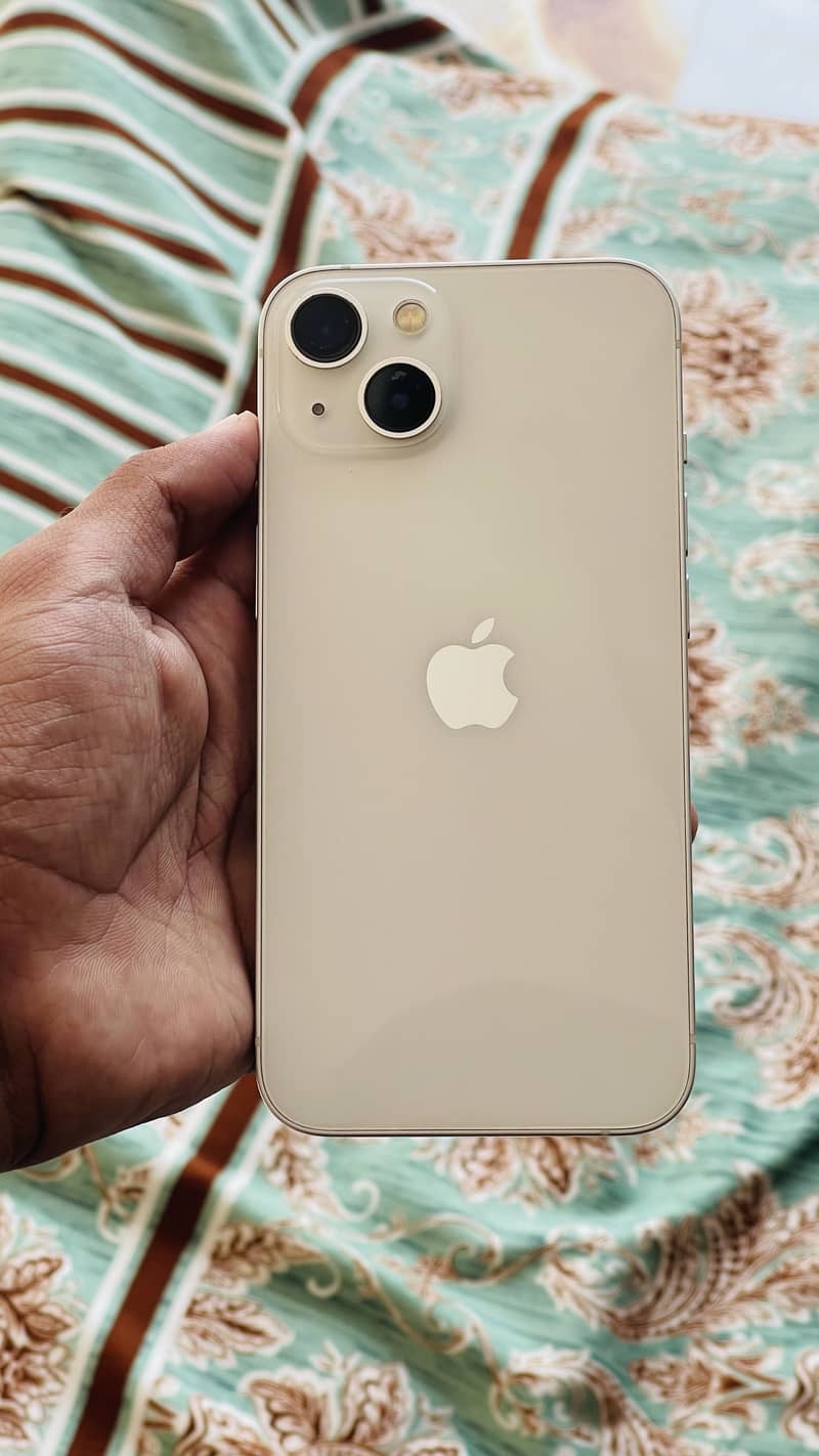 Apple iPhone 13 13