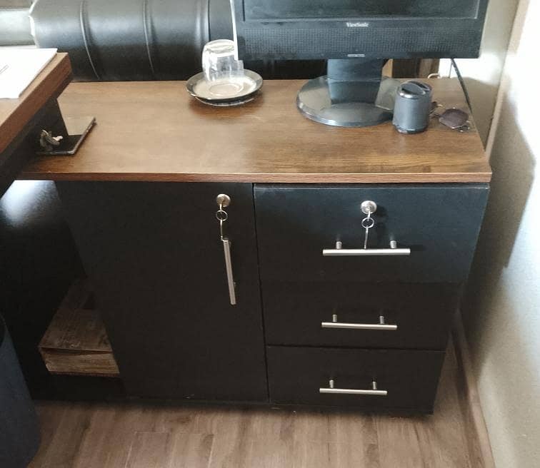 office executive table sofa 3