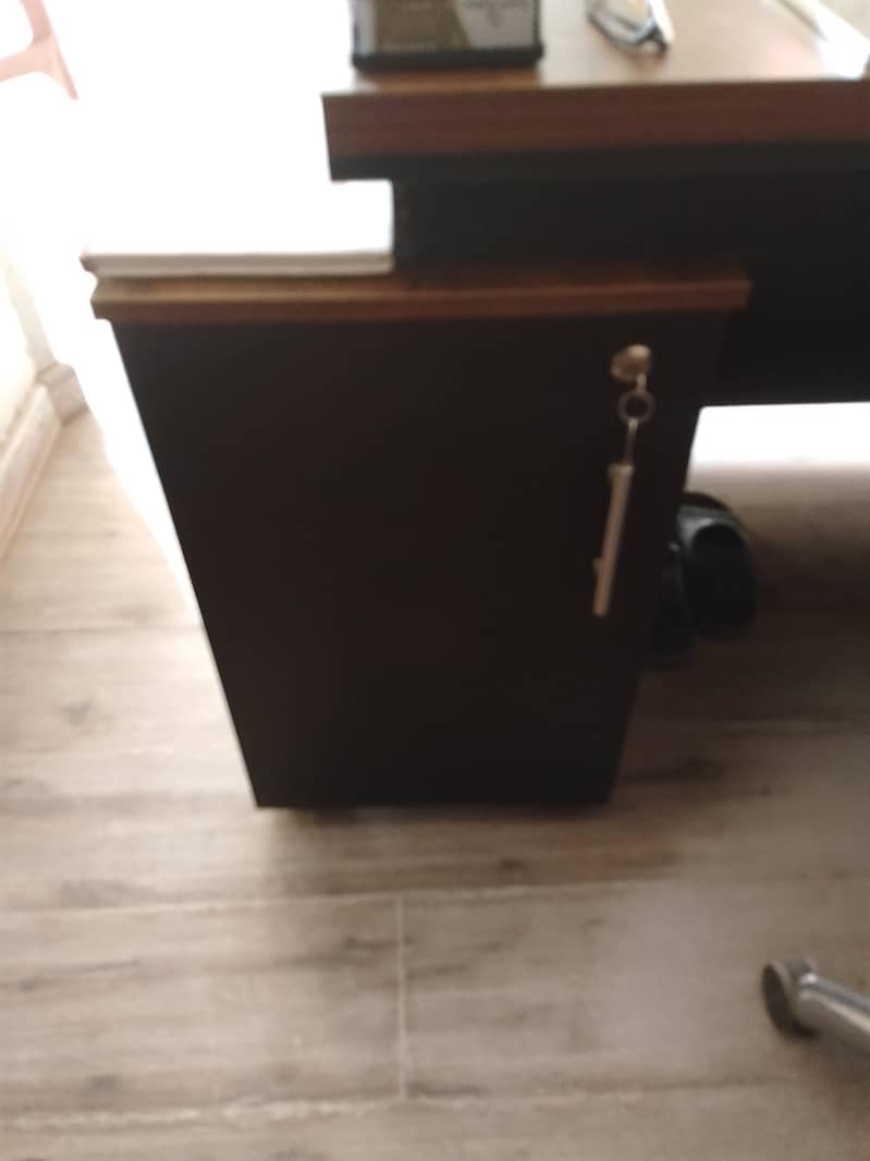 office executive table sofa 4
