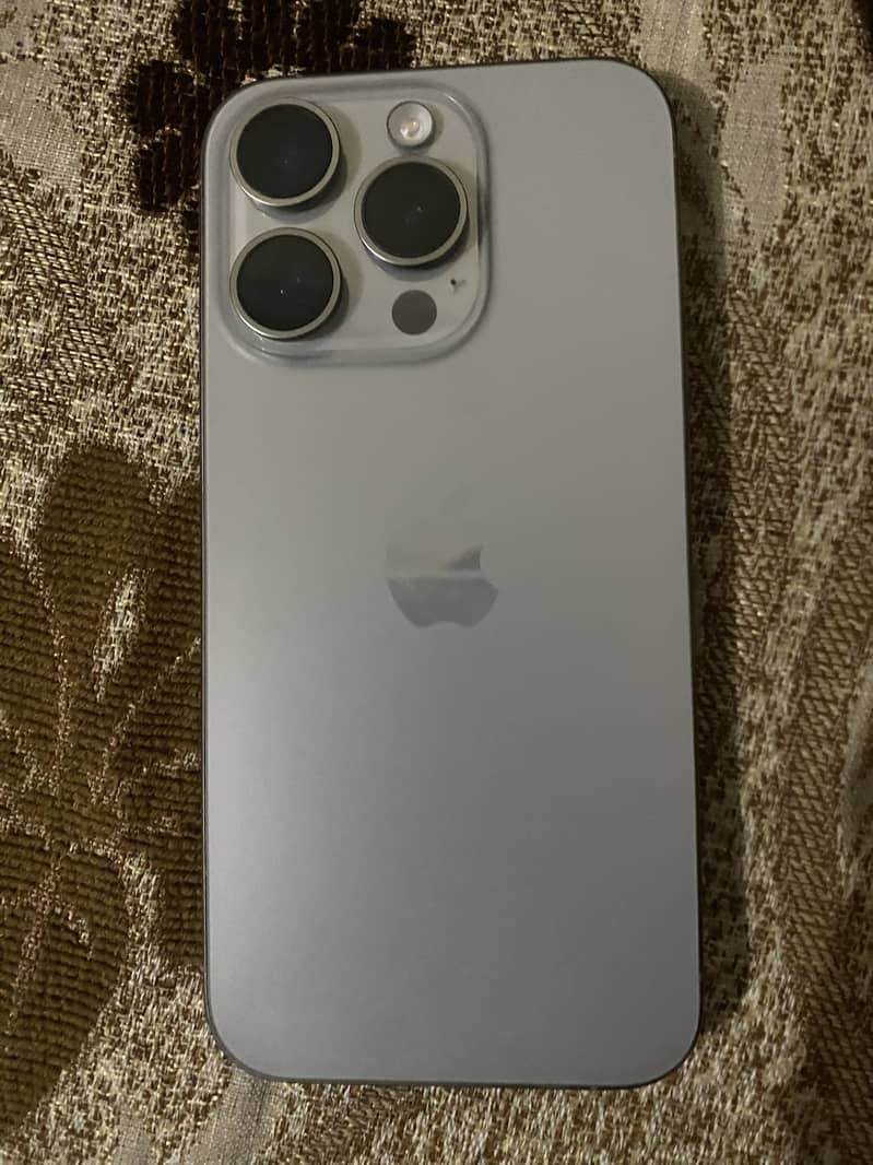Apple iPhone 15 Pro 0