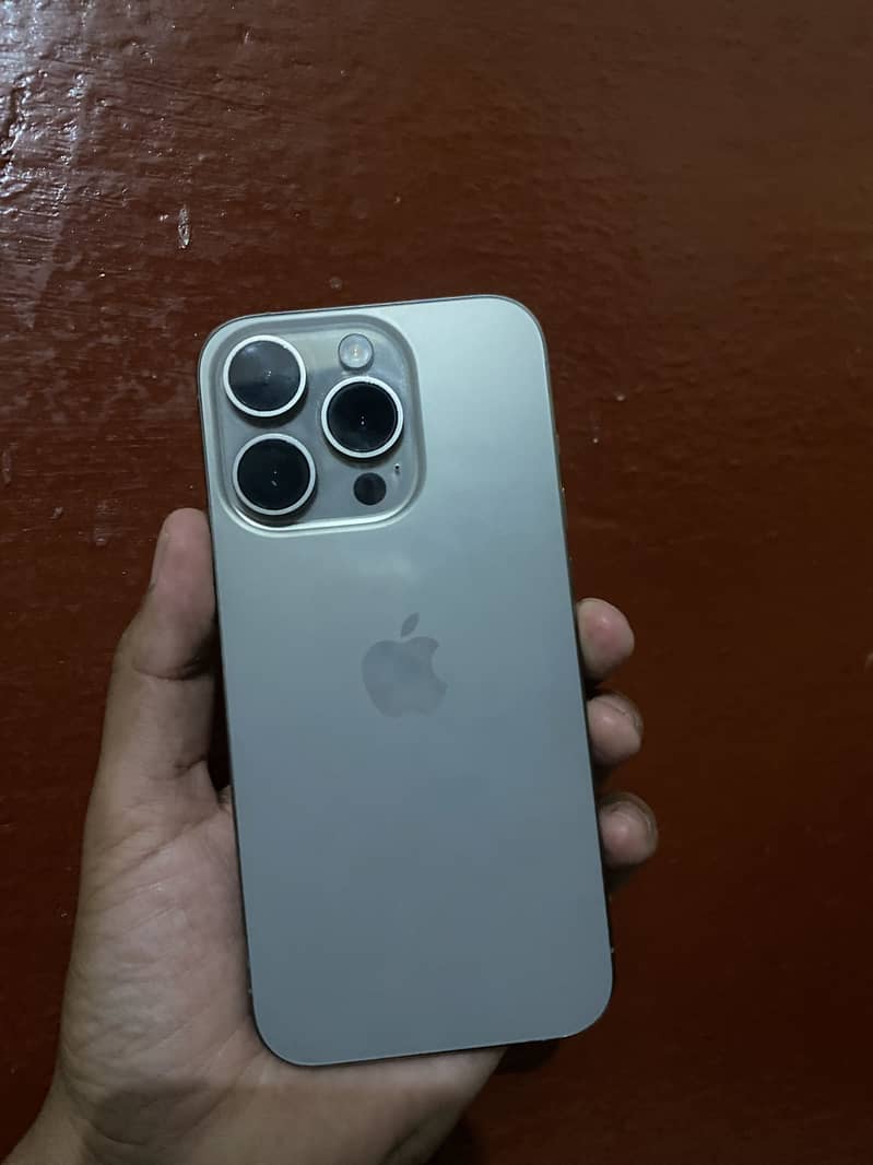 Apple iPhone 15 Pro 3