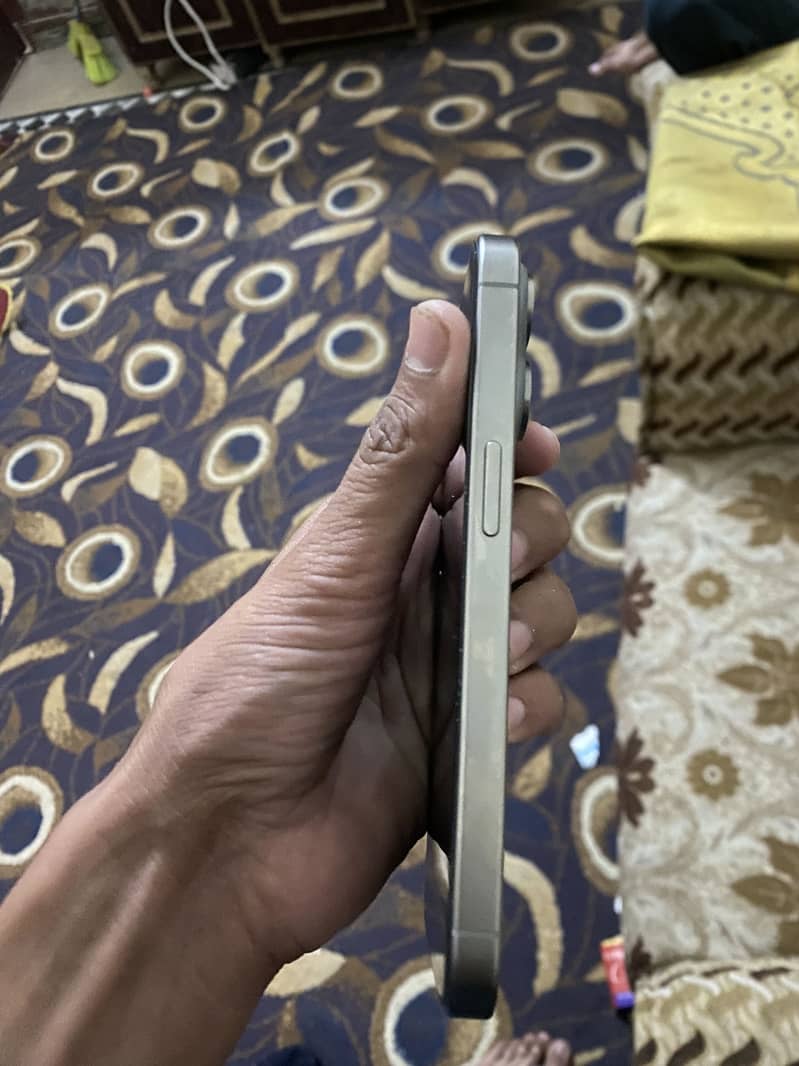 Apple iPhone 15 Pro 7
