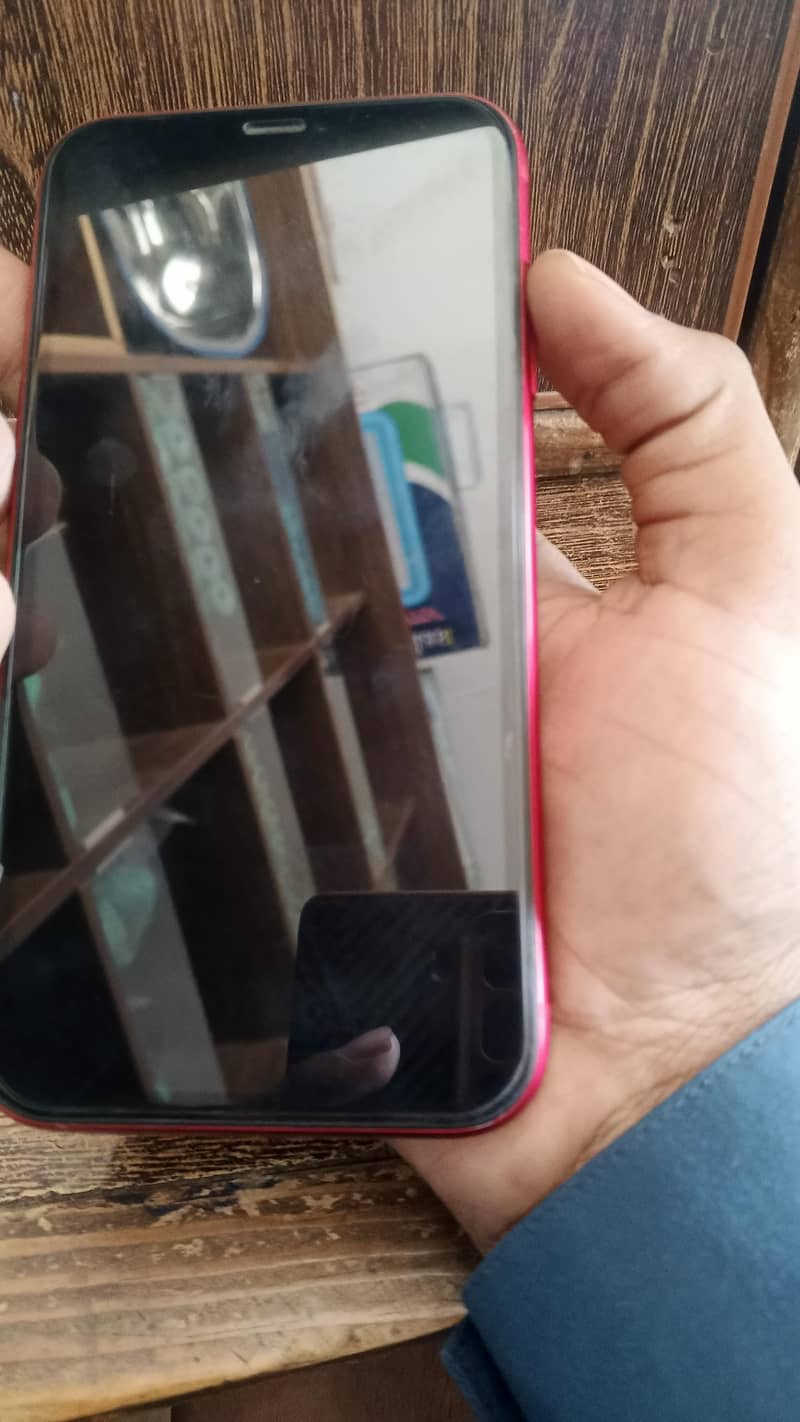 Apple iPhone 11 4