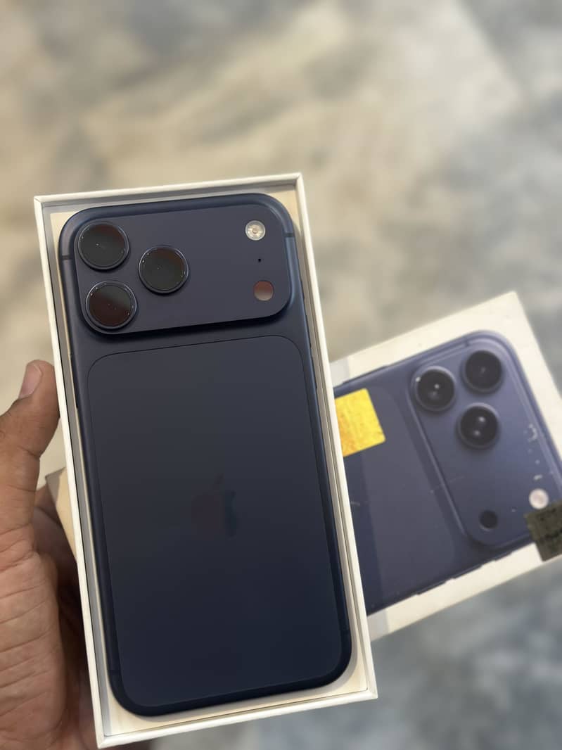 Apple iPhone 17 Pro Max 9