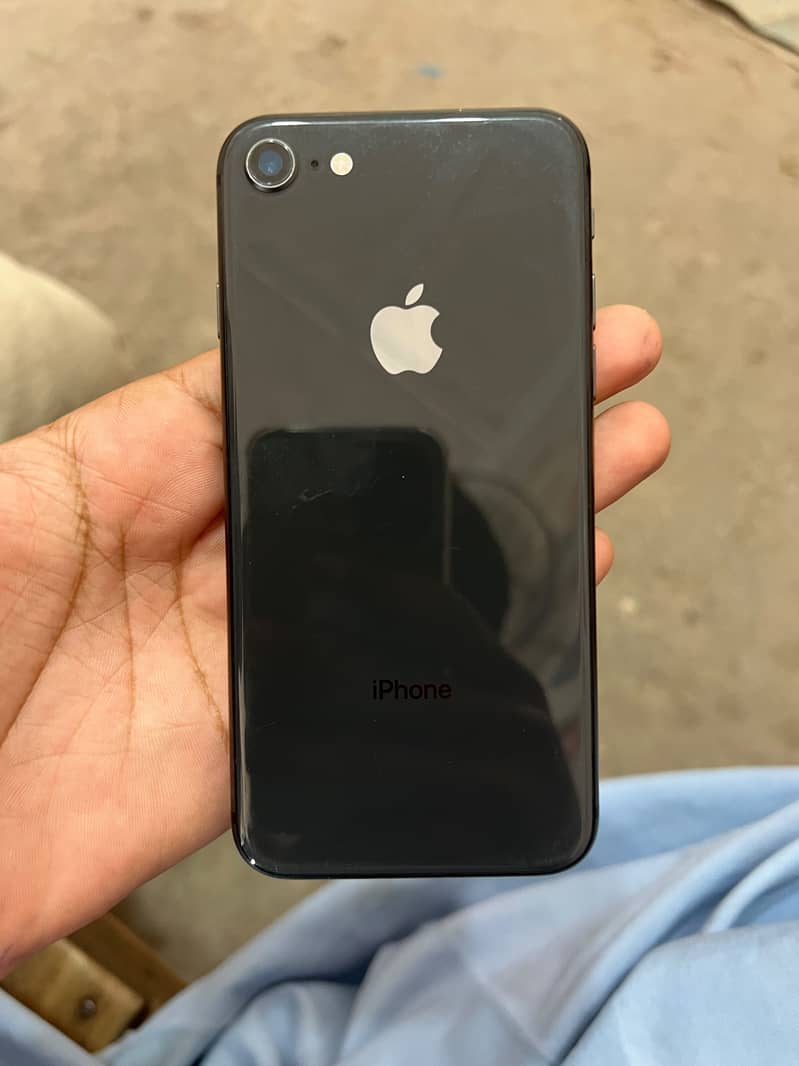 Apple iPhone 8 1