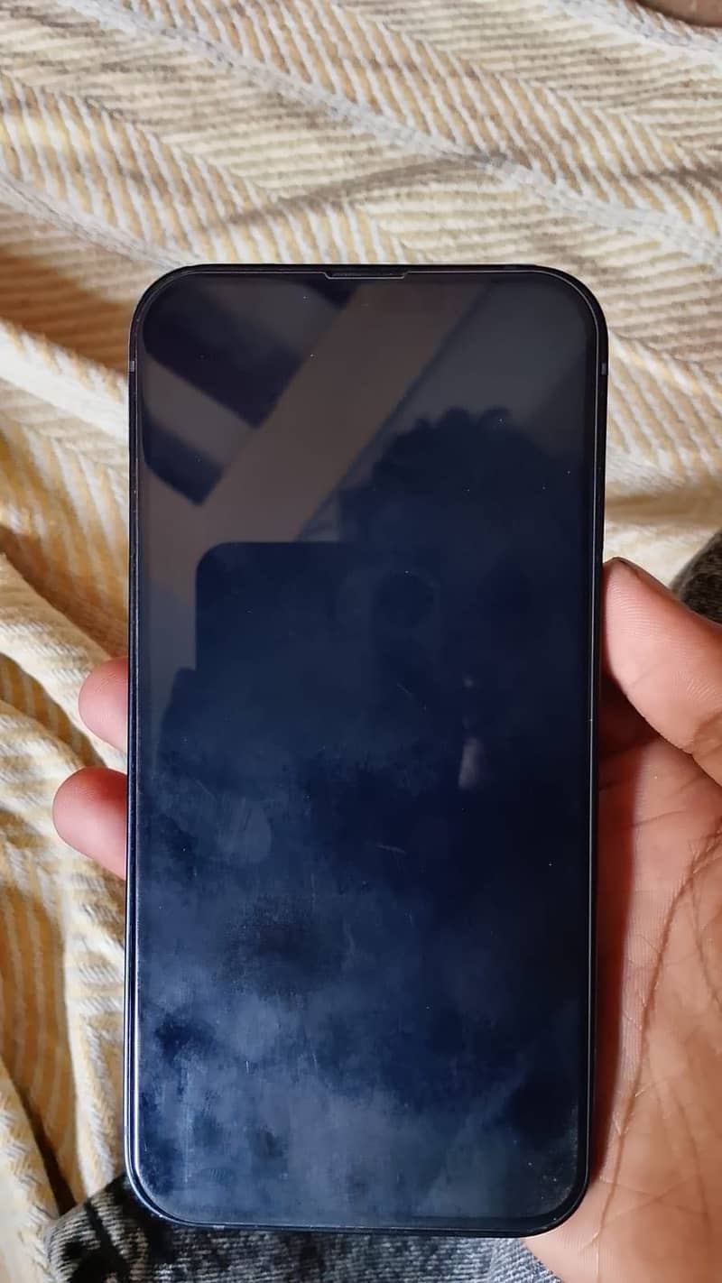 Apple iPhone 13 2