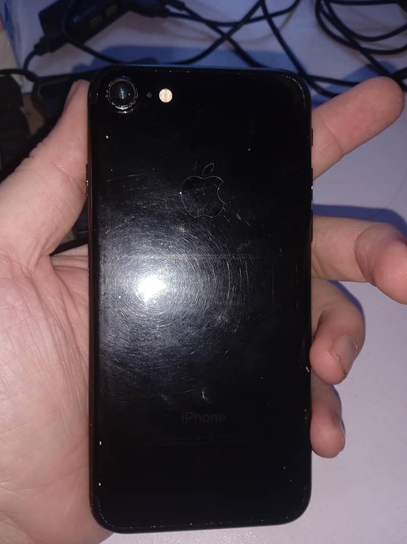 Apple iPhone 7 0