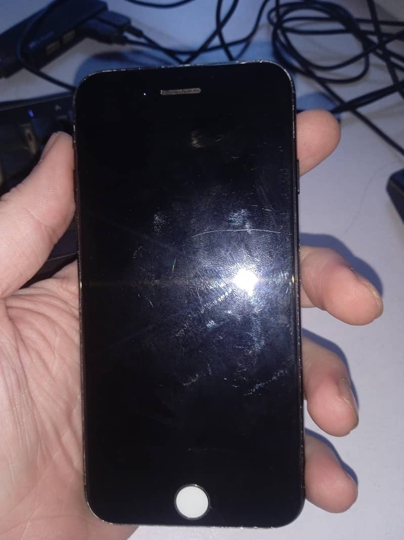 Apple iPhone 7 1