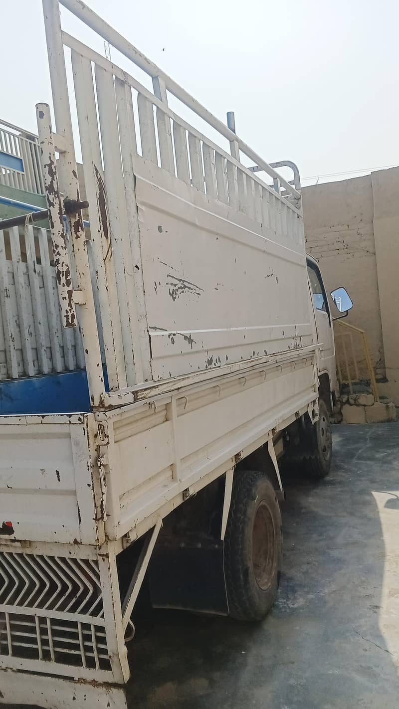 11fut Body Master truck 1