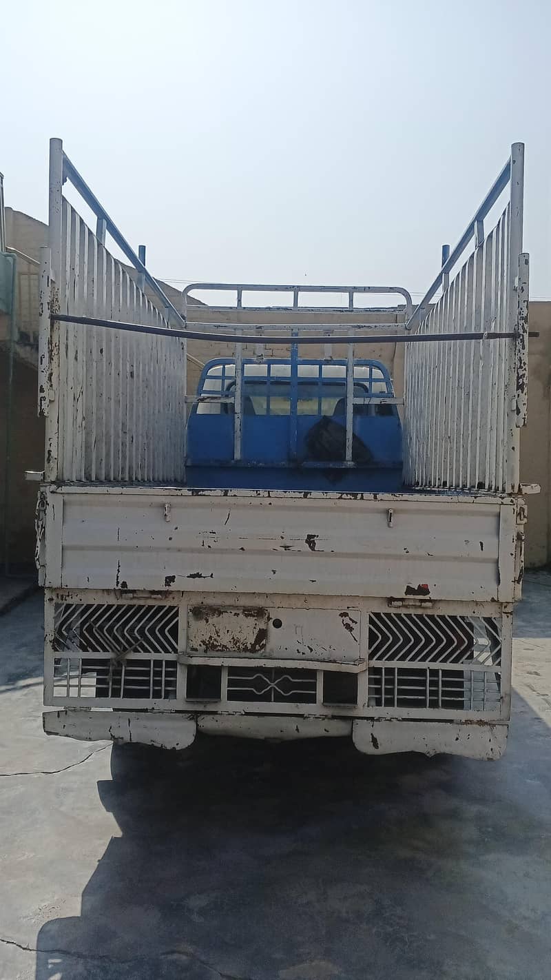 11fut Body Master truck 2
