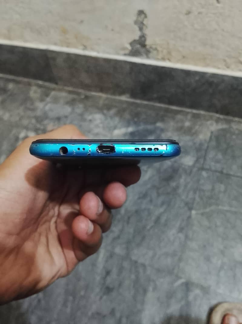Realme 5i 4