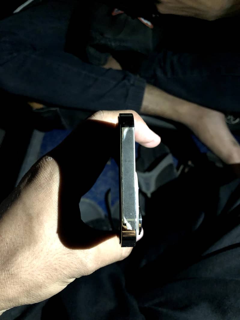 Apple iPhone 13 Pro 1