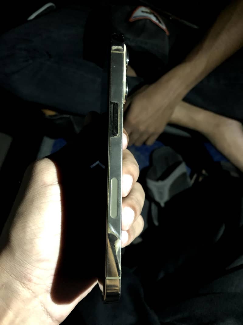Apple iPhone 13 Pro 2