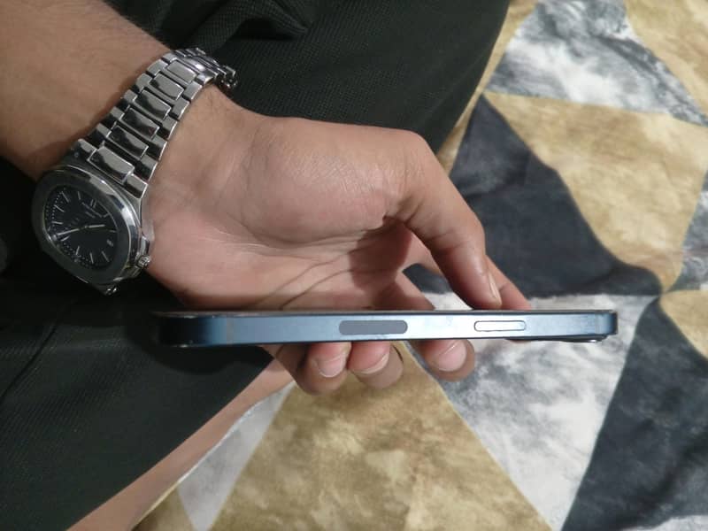 Apple iPhone 13 3