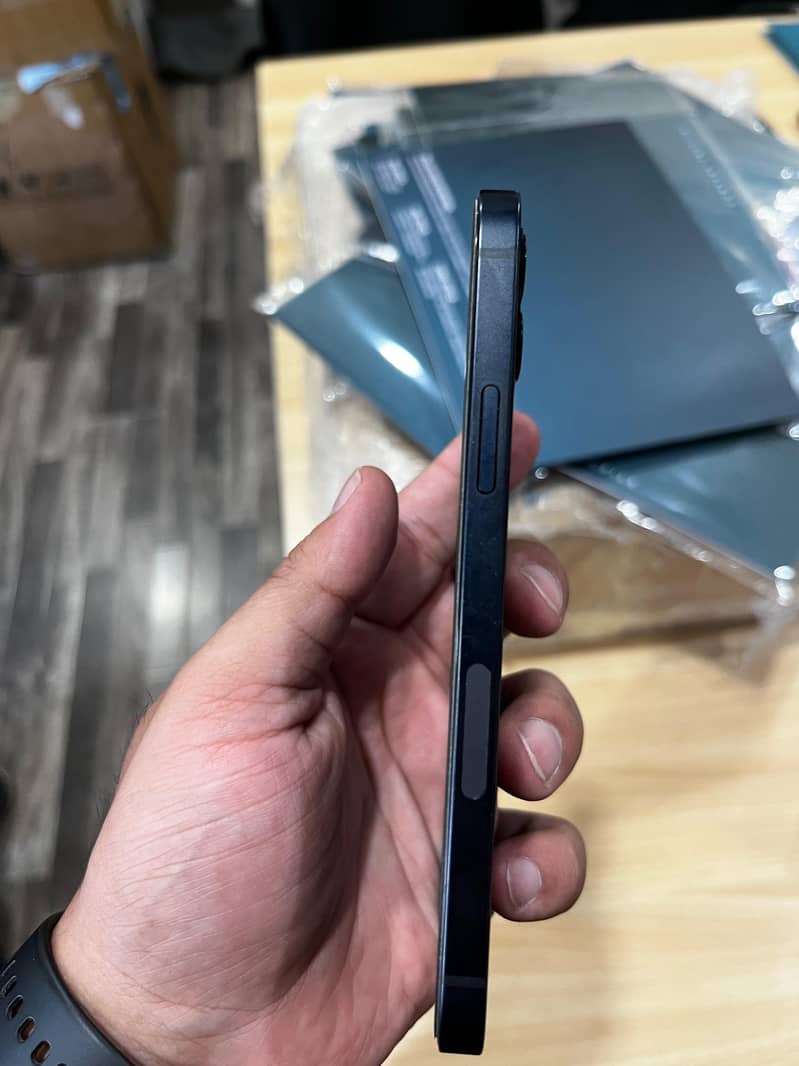 Apple iPhone 12 3