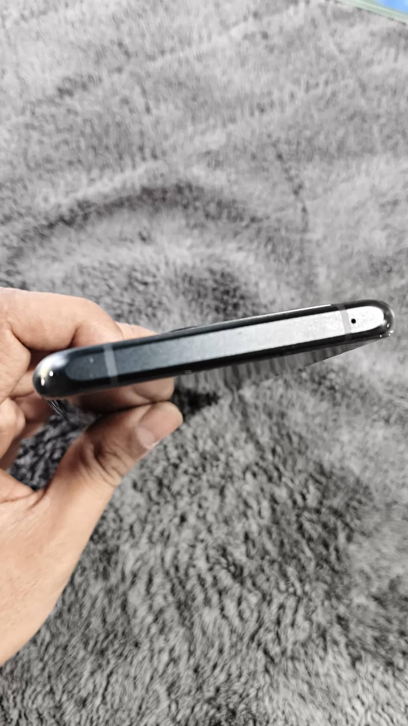 One Plus 10 Pro 4