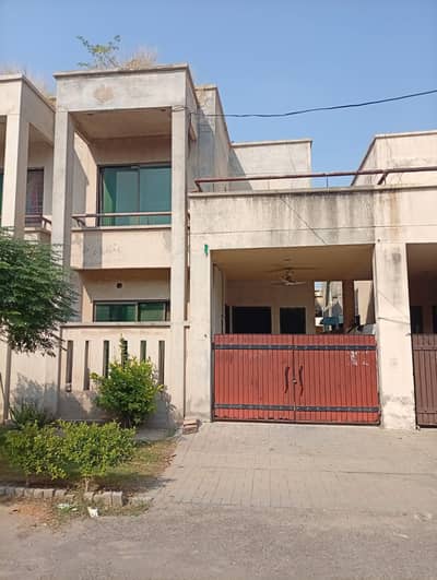 4 Marla Lda Approved used Town house 3 beds 3 bath for sale Block E Khayaban e Amin