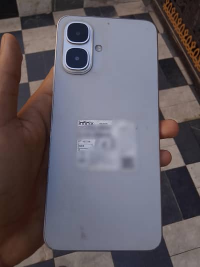 Infinix Smart 10 (4GB + 1GB / 64GB) – Excellent Condition